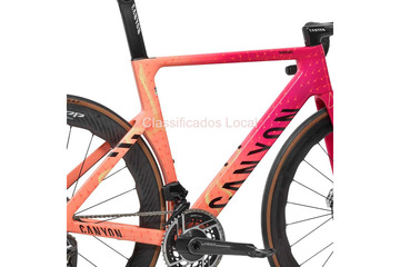 2025 Canyon Aeroad CFR AXS Road Bike (WAREHOUSEBIKE)