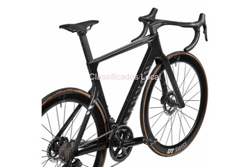 2025 Canyon Aeroad CFR Di2 Road Bike (WAREHOUSEBIKE)