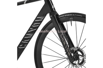 2025 Canyon Ultimate CFR Di2 Road Bike (WAREHOUSEBIKE)